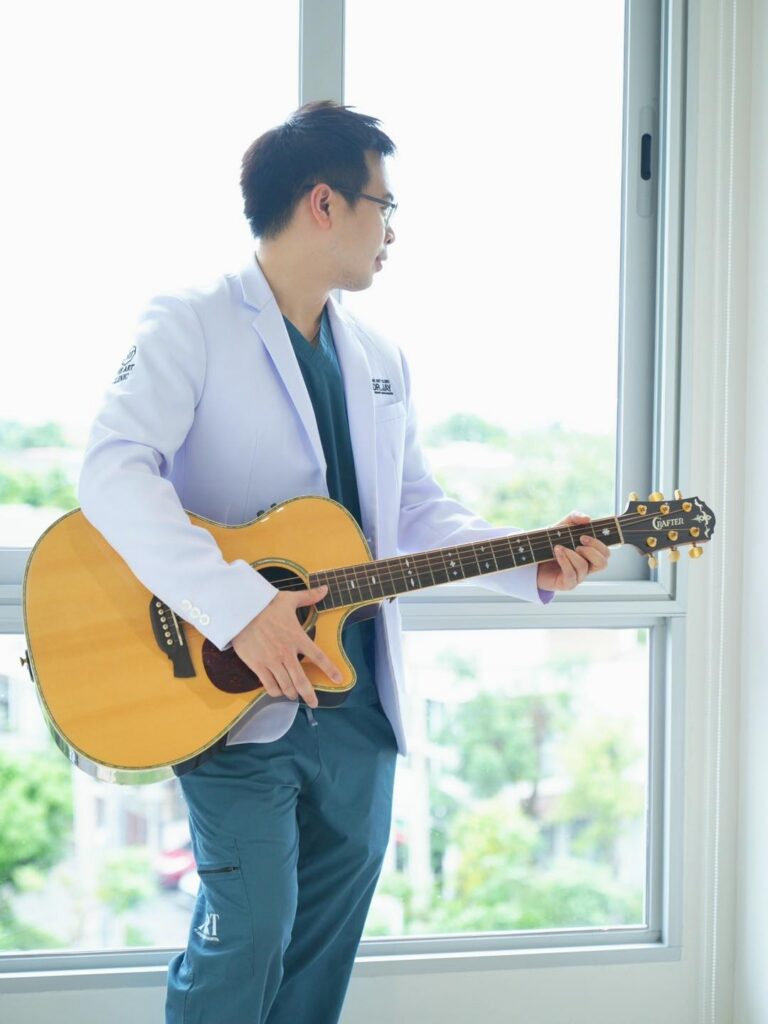 Ep.6 – เสียงสายกีต้าร์กับเสียงหัวใจของศัลยแพทย์ 🎸❤️